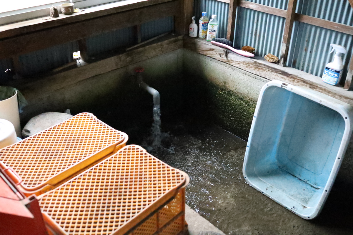08農園八兵衛さんの井戸小屋